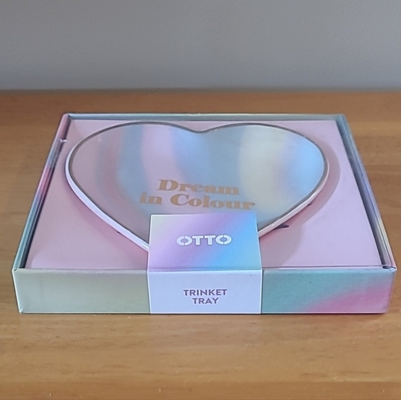 OFFICEWORKS Heart-Shaped 'Dream In Colour' Pastel Rainbow Colored Trinket Tray - Picture 2 of 13